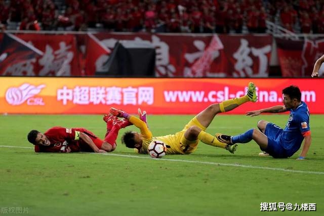 0-0！3-0！中国男足1夜：同是国家队，差距太大了？老大哥丢人了